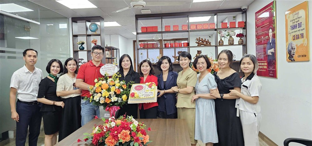VCEO tri ân và chúc mừng ngày phụ nữ Việt Nam 20/10