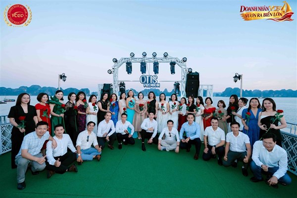 VCEO Tôn vinh nữ doanh nhân: Khi những đóa hoa được nâng niu giữa hành trình kết nối